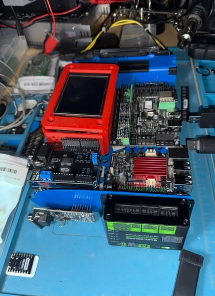 Multi-protocol programmer bench used to read, write and recover modules